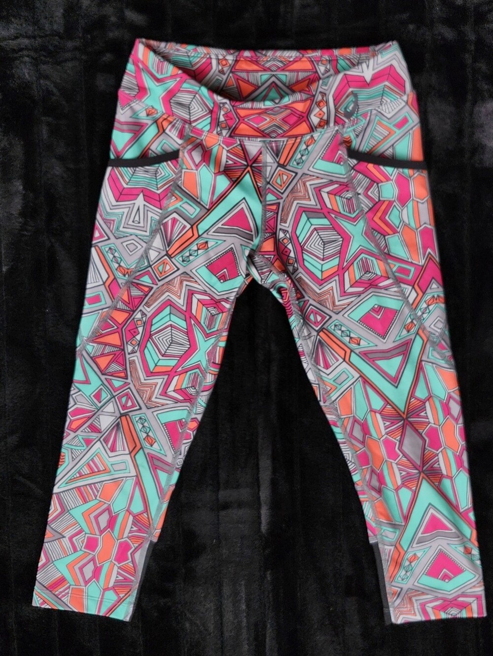 ASICS WOMENS CLEO POP CAPRI TRIBAL PRINT SIZE XS